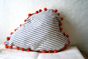 Snow Day Monday and I made this pillow finally!